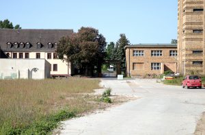 Ehemalige Druckfarbenfabrik Halle - Merseburger Straße - Blick zur Einfahrt